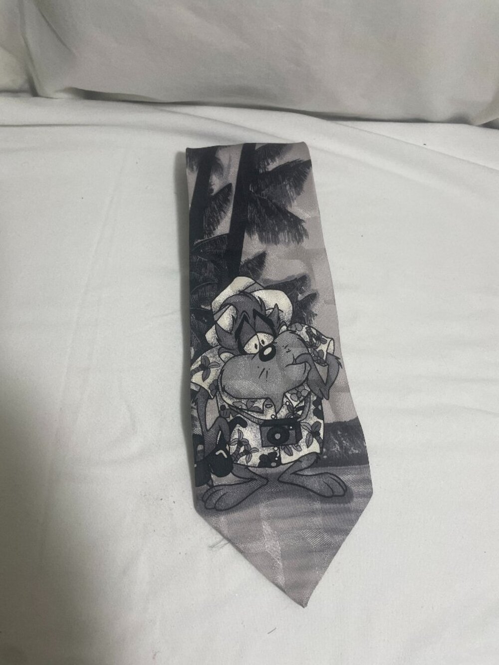 Vintage Looney Tunes Mania Taz Silk Tie Gray Black Tropical Palm Trees 1996